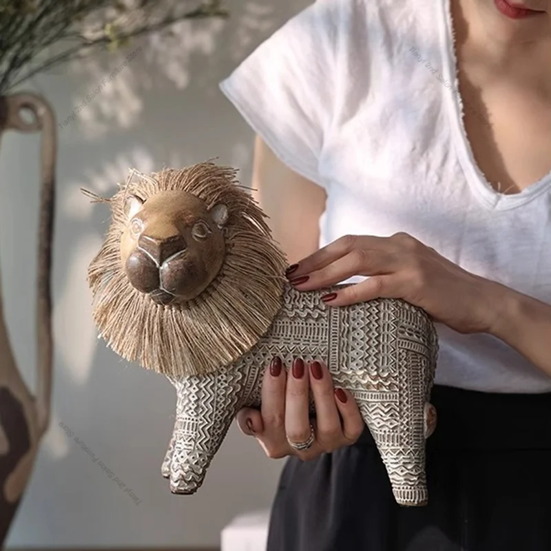 Art Craft Room Ideas - ​ ​ Mini figurines de lion
